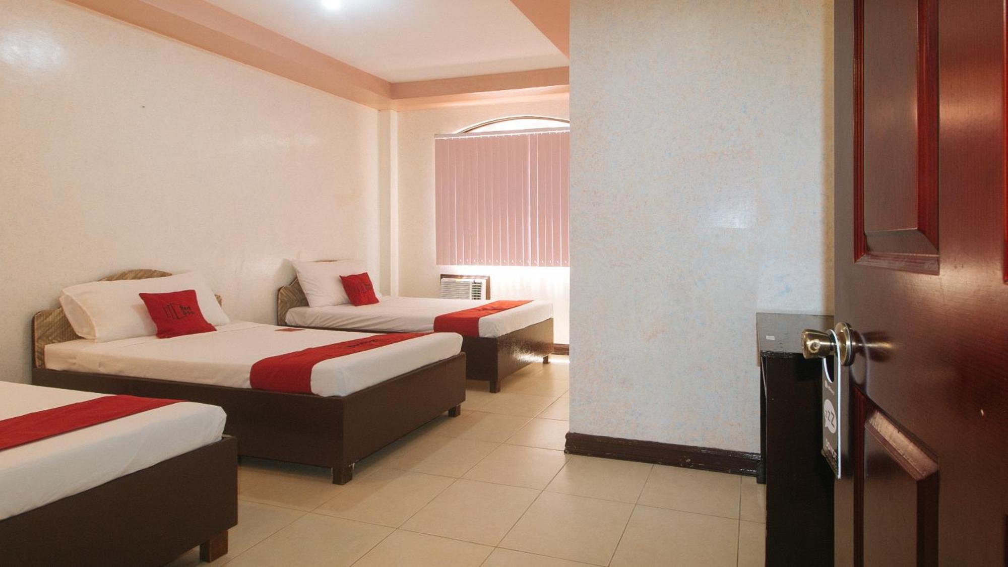 Reddoorz At Coco Grove Tourist Inn Panglao Exterior photo