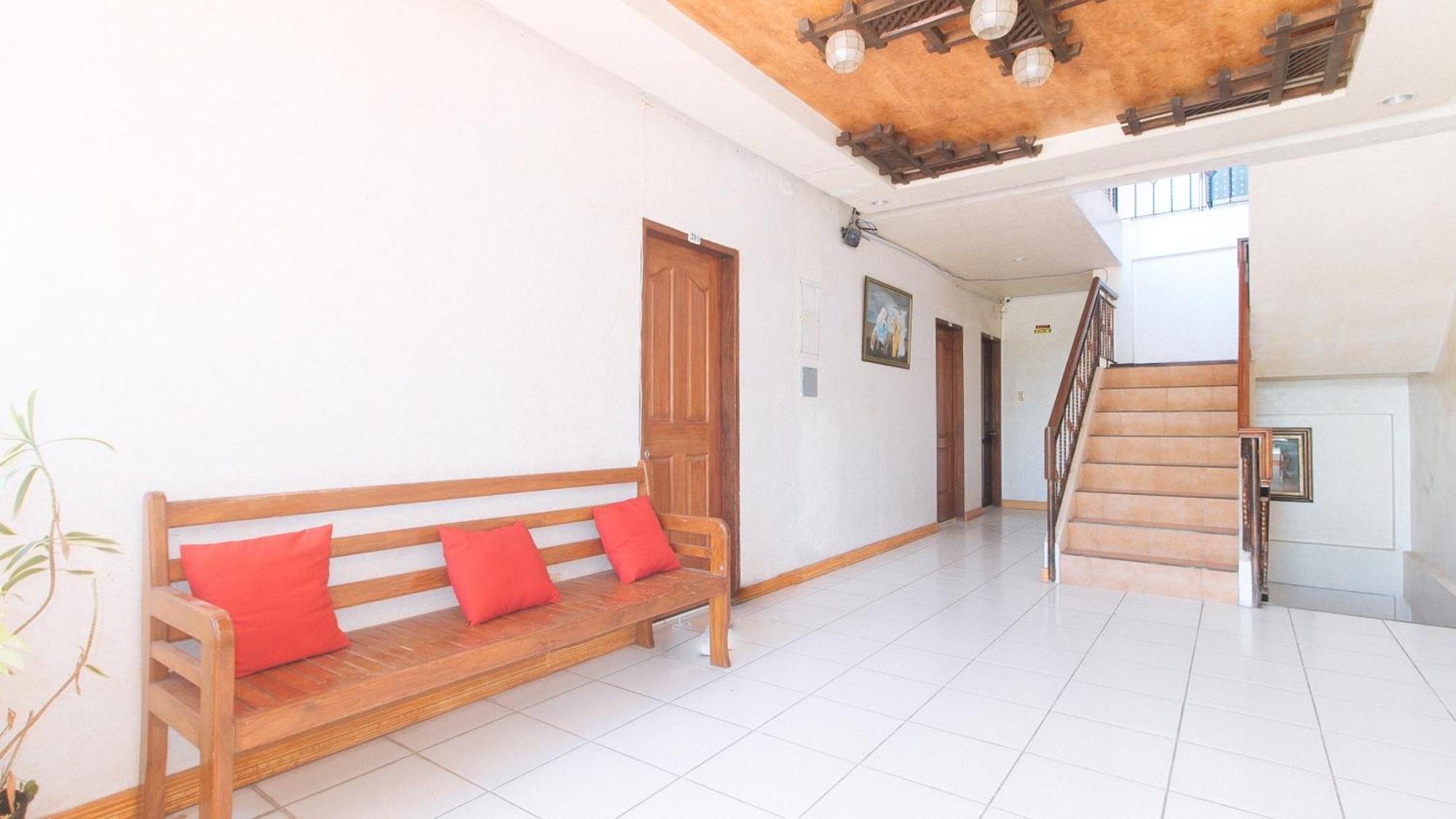 Reddoorz At Coco Grove Tourist Inn Panglao Exterior photo