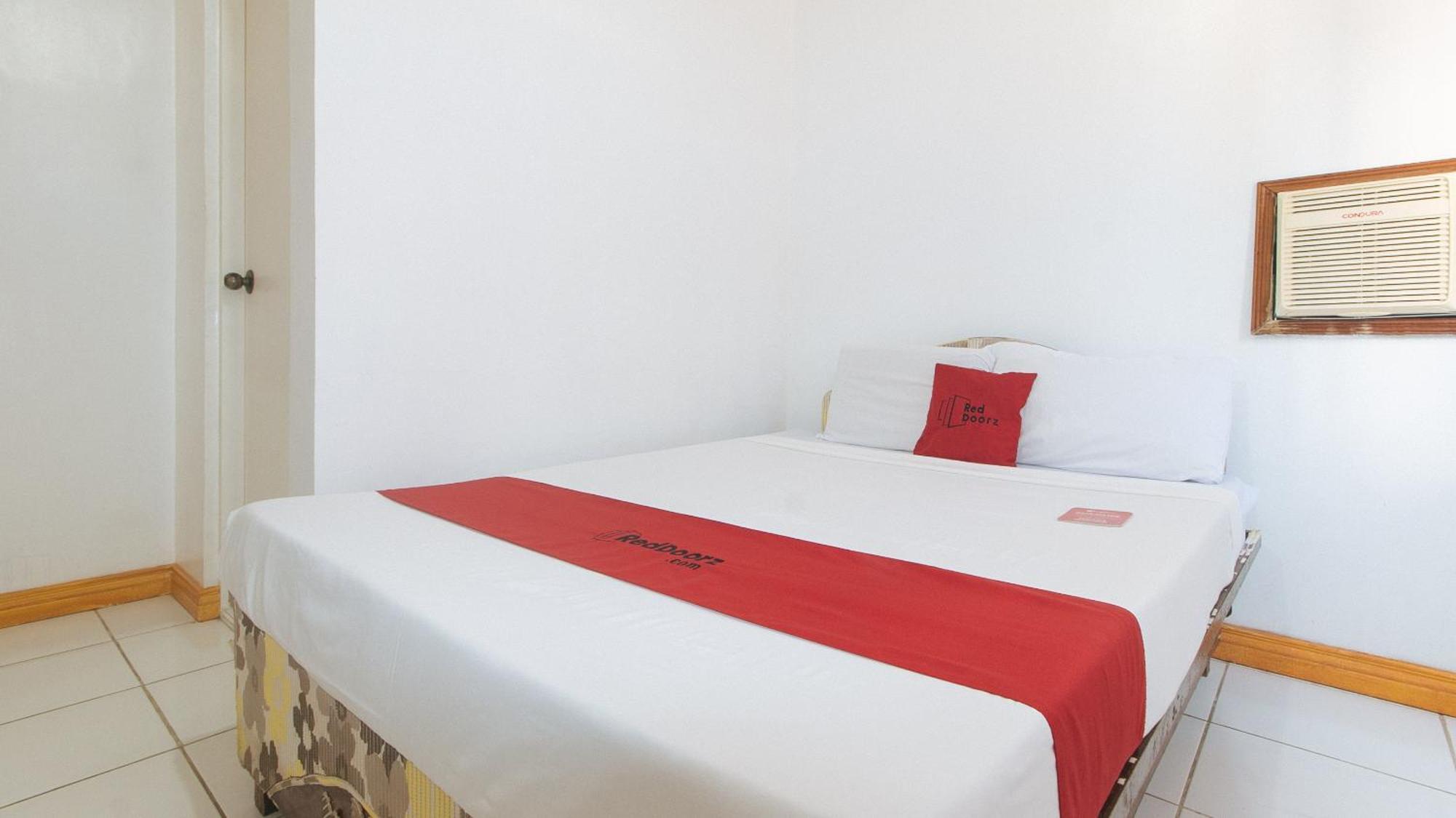 Reddoorz At Coco Grove Tourist Inn Panglao Exterior photo