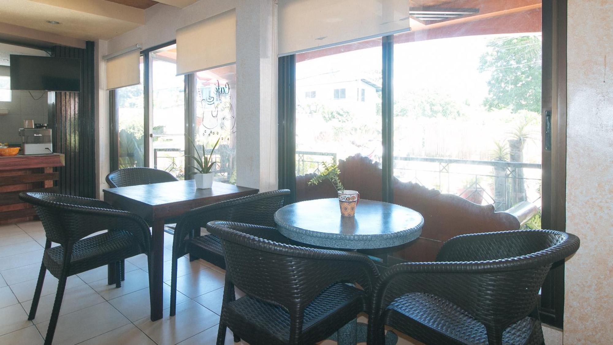 Reddoorz At Coco Grove Tourist Inn Panglao Exterior photo