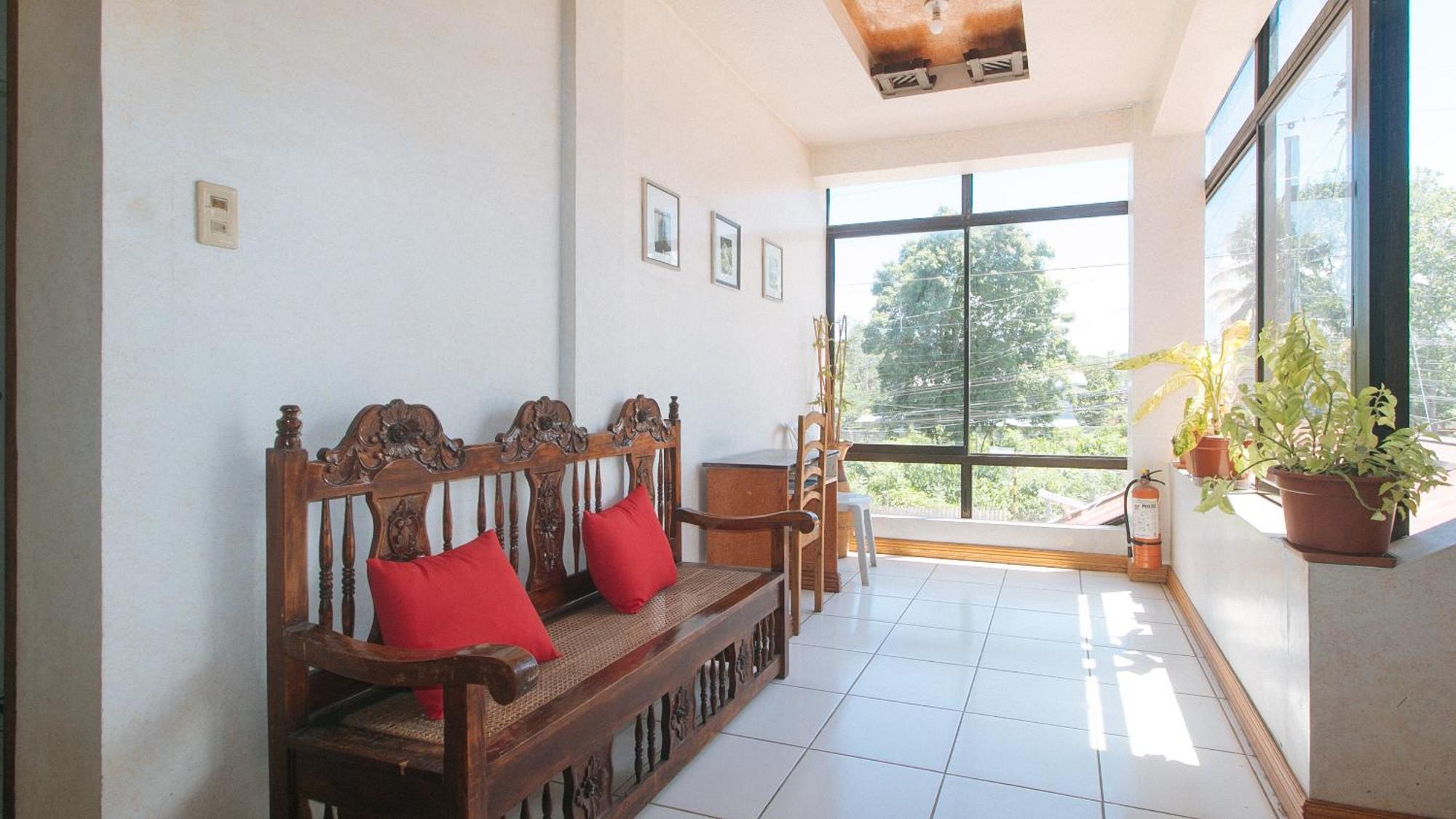 Reddoorz At Coco Grove Tourist Inn Panglao Exterior photo
