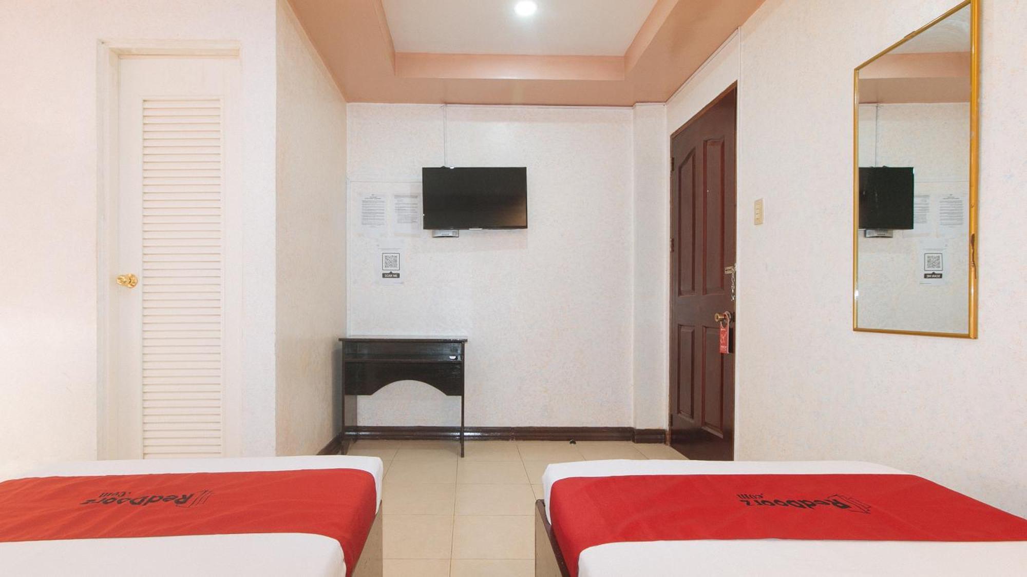 Reddoorz At Coco Grove Tourist Inn Panglao Exterior photo
